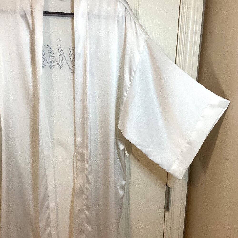 Victoria Secret 'I do' Women's White Silky Brides Bathrobe Wedding Short Robe - Picture 3 of 8